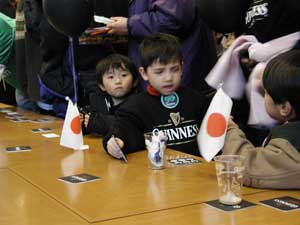 an Irish boy and Japanese boys/ACbVE{[CƃWpj[YE{[C